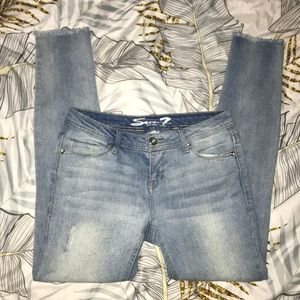 Seven7 Light Wash Jeans 👖